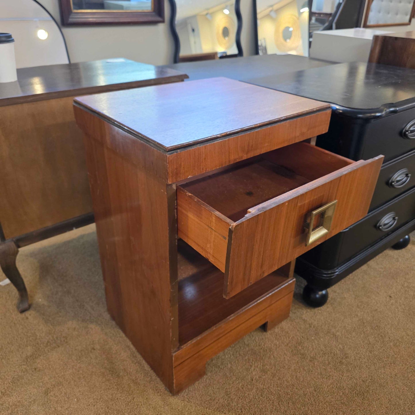 Square Pull MCM 1 Drawer Nightstand