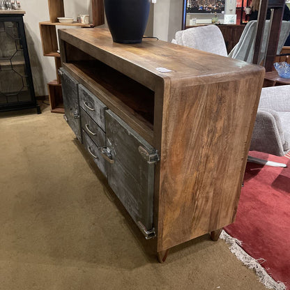 Plasma Console C CONSOLE TABLES