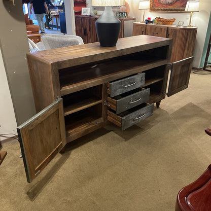 Plasma Console C CONSOLE TABLES