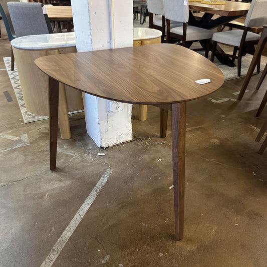 Hoya Corner Table
