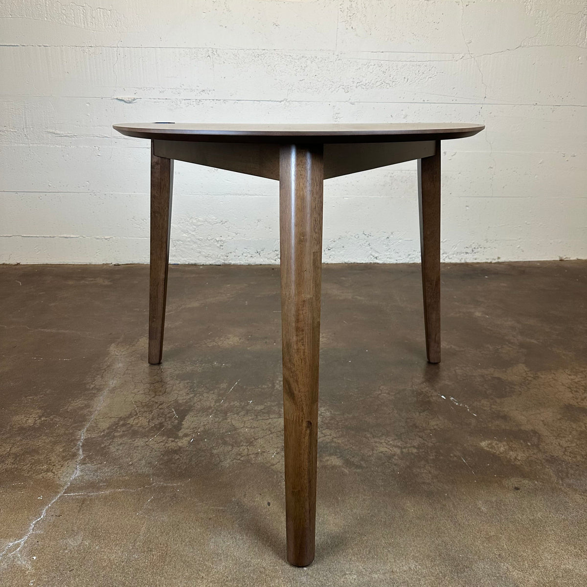 Hoya Corner Table