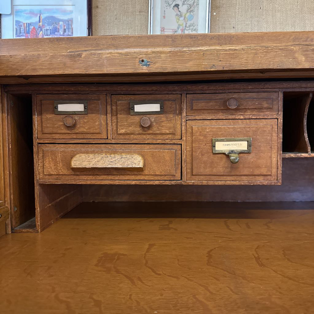 Early 1900s Standard Furniture Co. Station Master's Roll Top Desk C DESKS