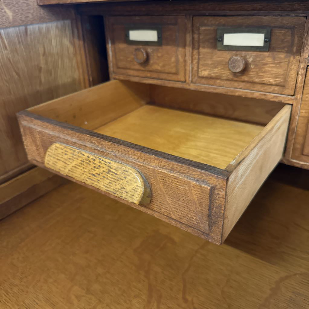 Early 1900s Standard Furniture Co. Station Master's Roll Top Desk C DESKS