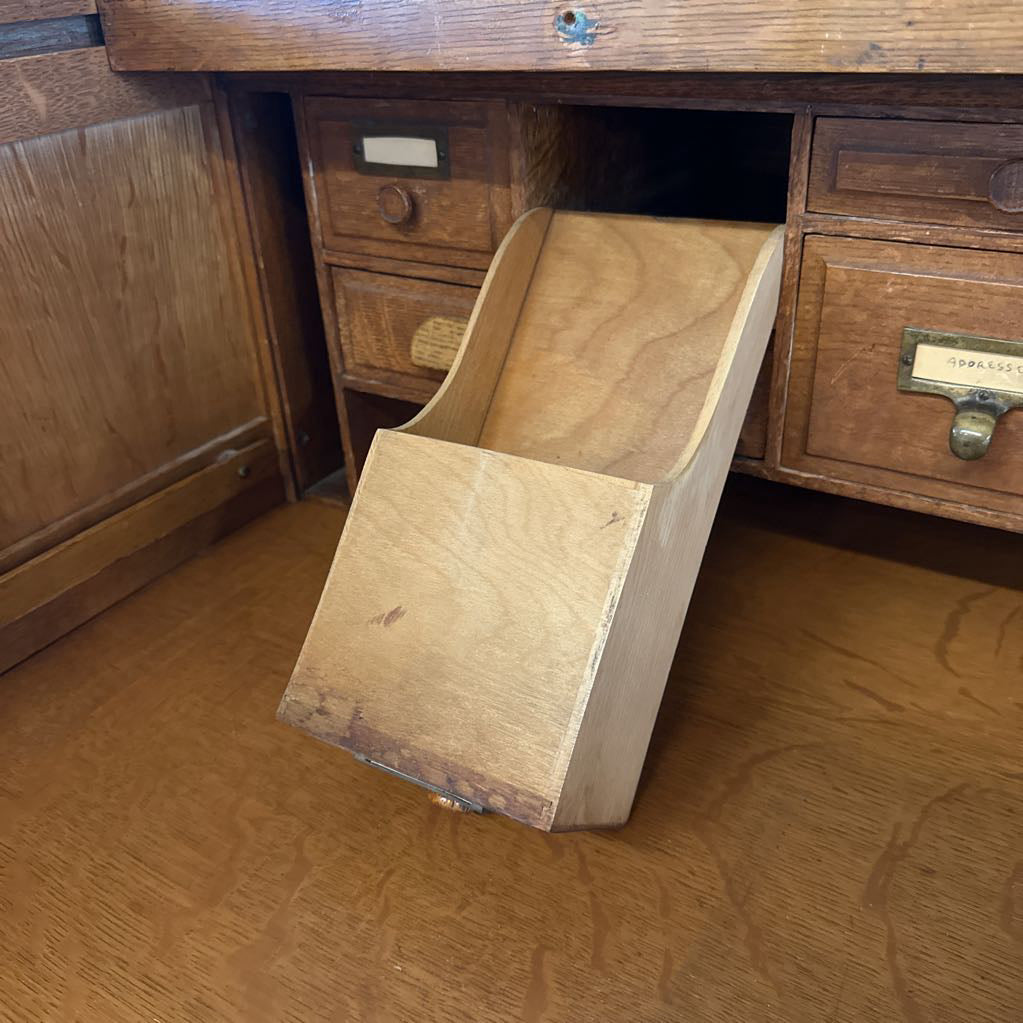 Early 1900s Standard Furniture Co. Station Master's Roll Top Desk C DESKS