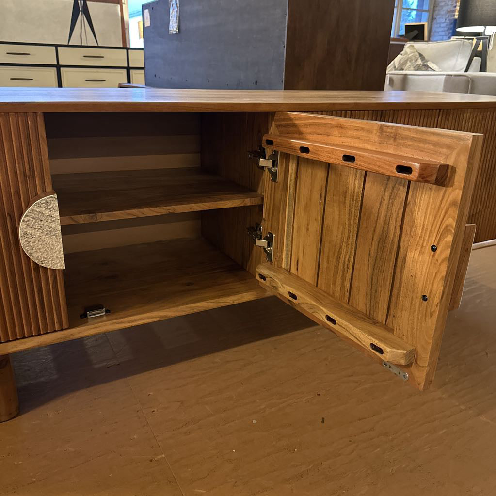 Hodgeson Plasma C MEDIA STANDS