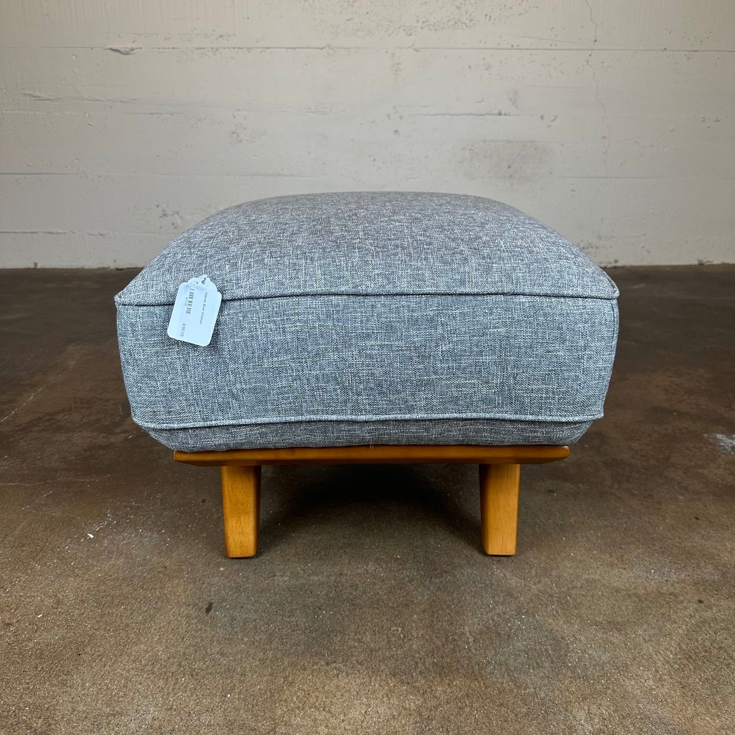 Odense Silver Ottoman