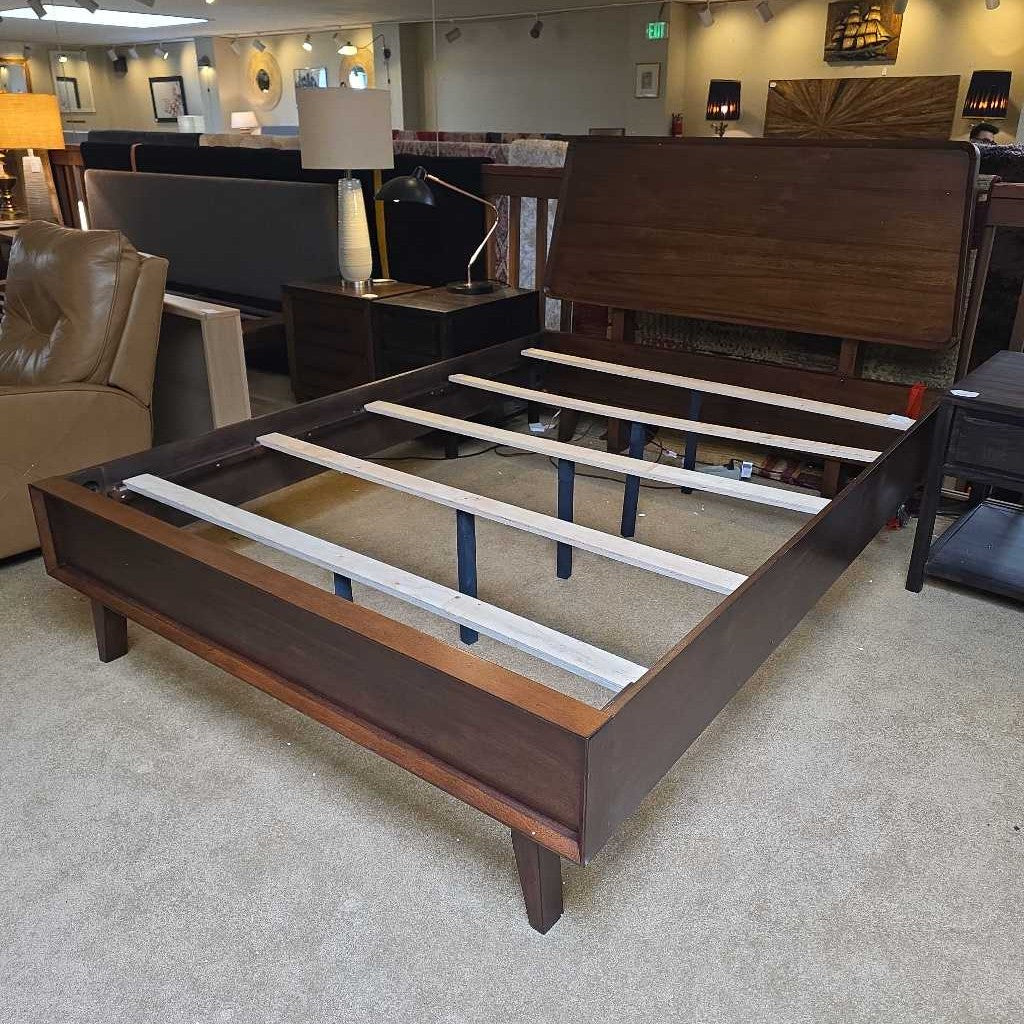 Burdell Ladder Queen Bed C BED FRAMES