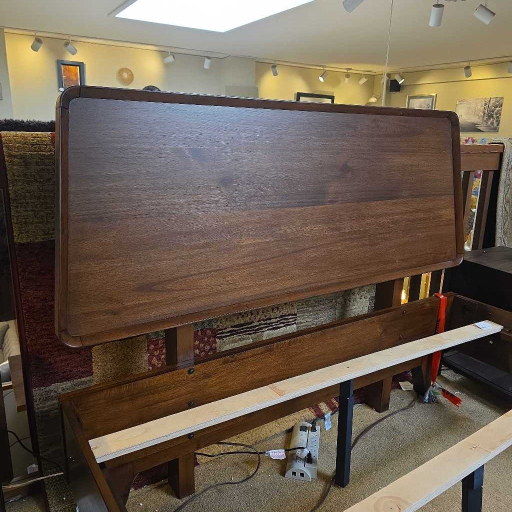 Burdell Ladder Queen Bed