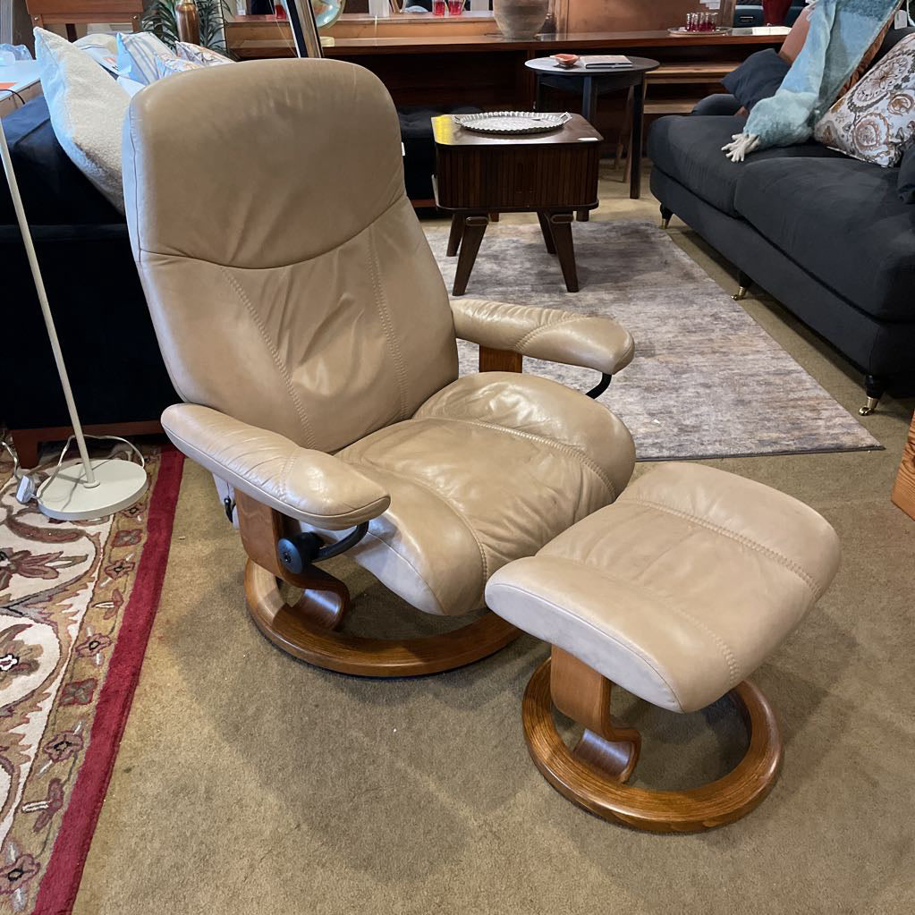 Ekornes Stressless Tan Leather Swivel Chair w/ Ottoman