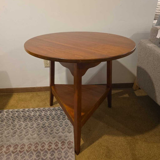 Warm Wood Round End Table w/Shelf