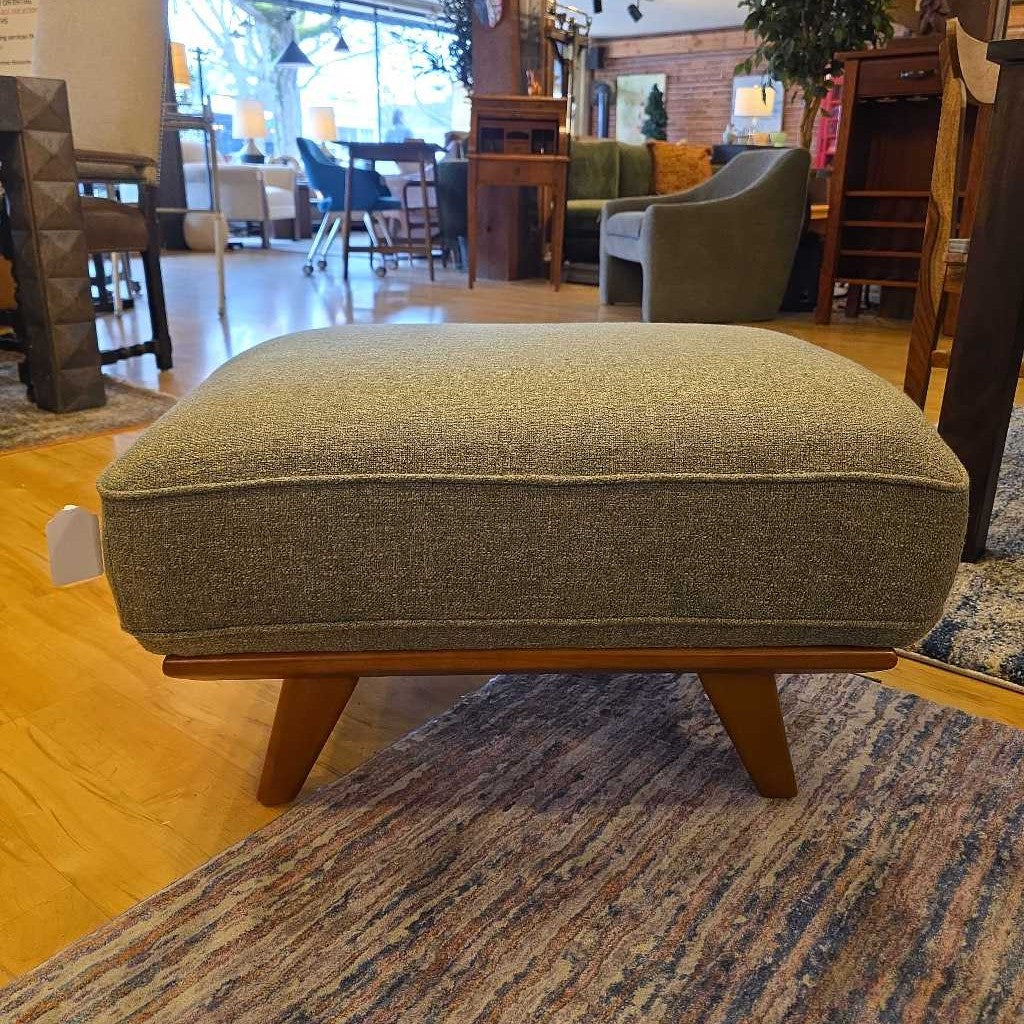 Odense Sage Ottoman
