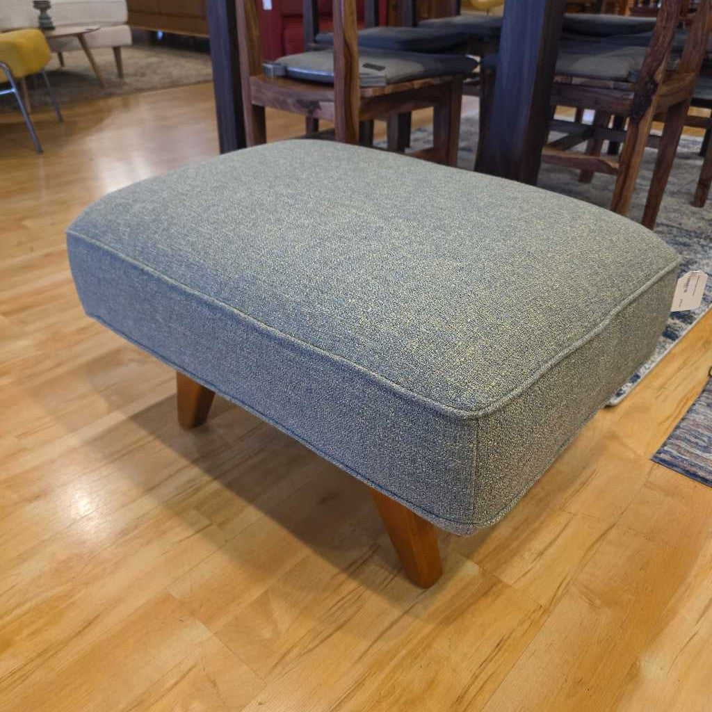 Odense Sage Ottoman