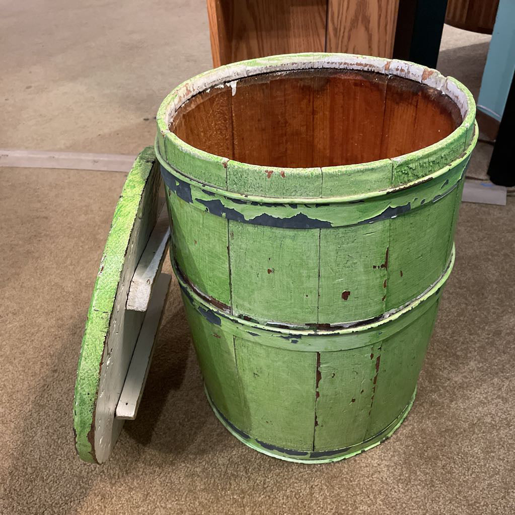 Rustic Green Barrel with Lid