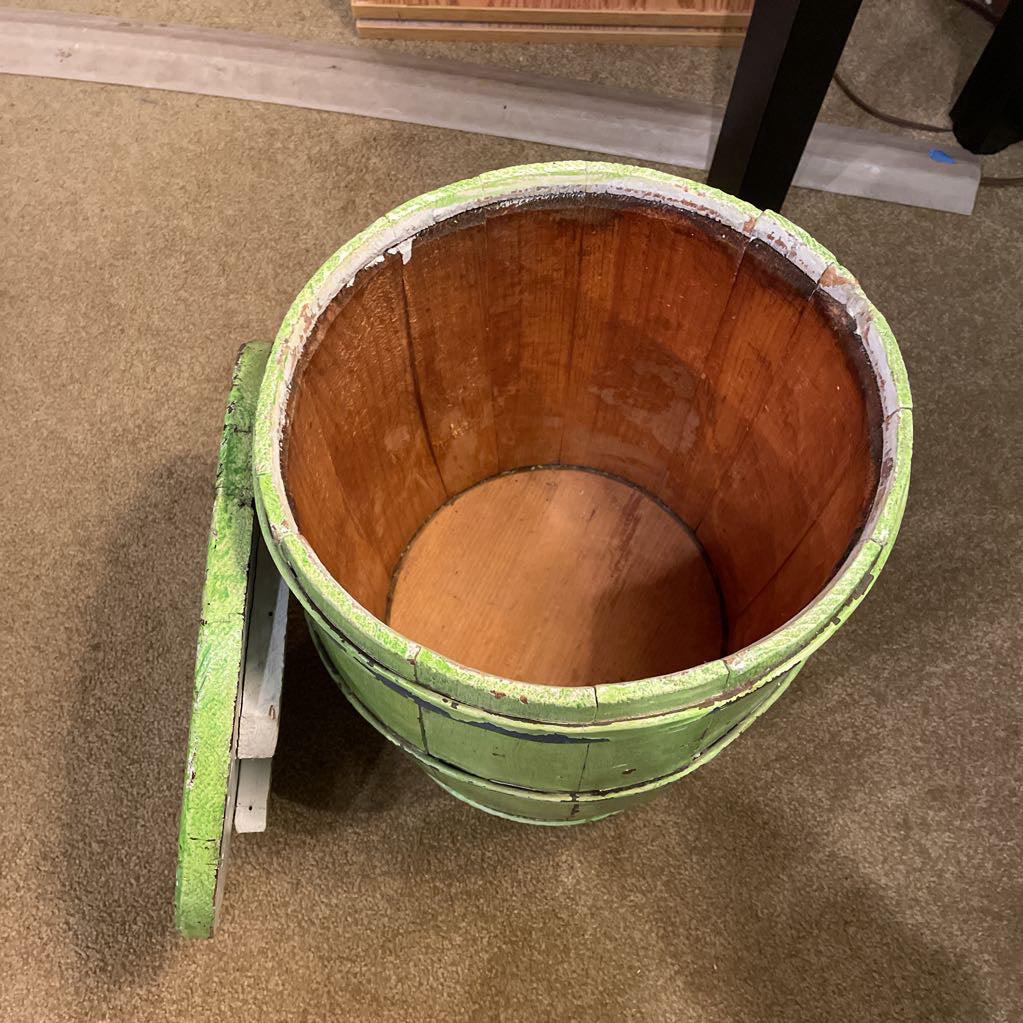 Rustic Green Barrel with Lid
