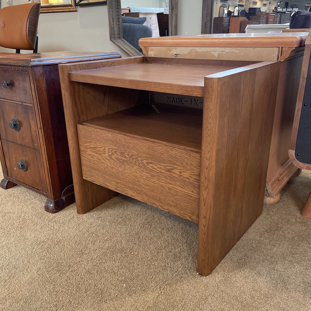 Warm Oak One Drawer Blocky Nightstand C NIGHTSTANDS