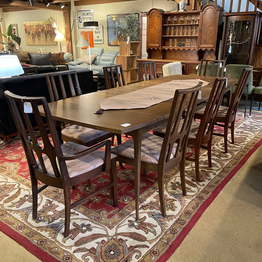 MC Broyhill Brasilia Walnut Dining Table w/ Runner and 8 Dining Chairs SET
