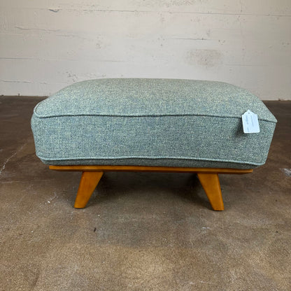 Odense Sage Ottoman