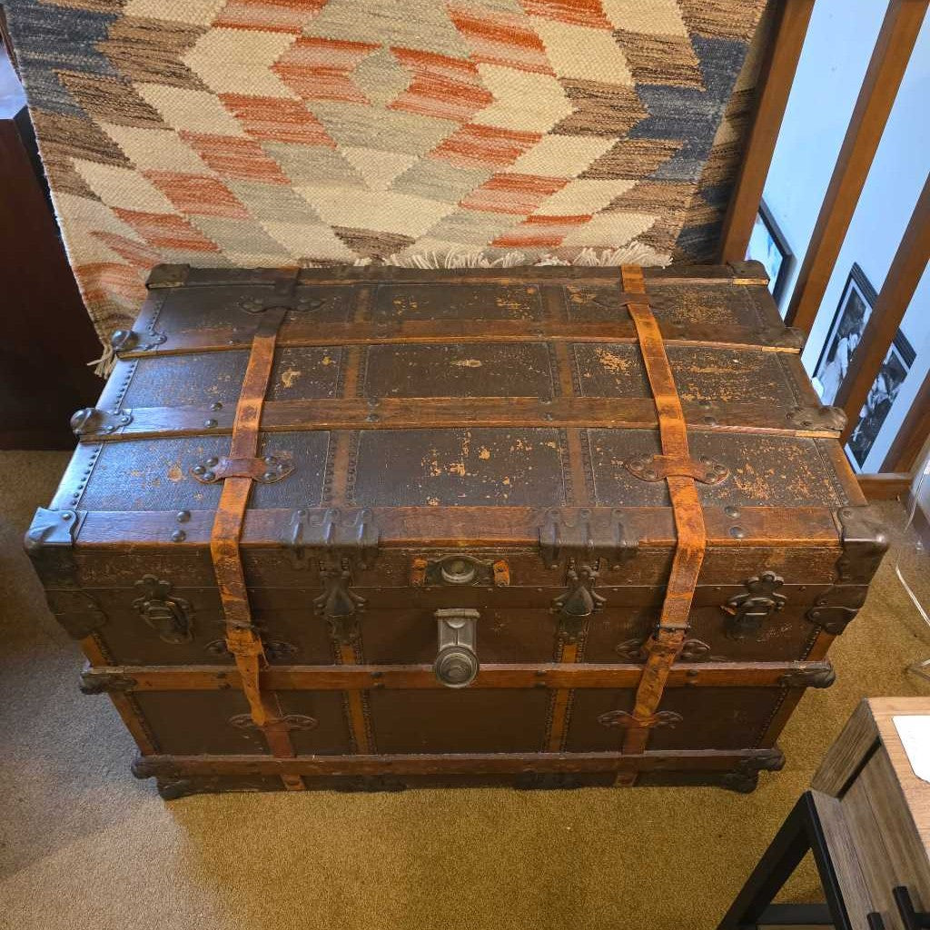 Rustic Weathered Steamer Trunk UNIQUE FINDS