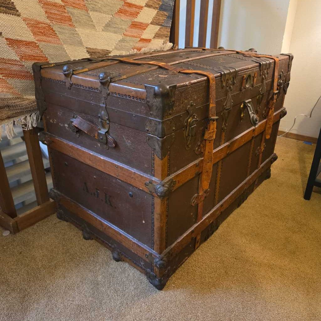 Rustic Weathered Steamer Trunk UNIQUE FINDS