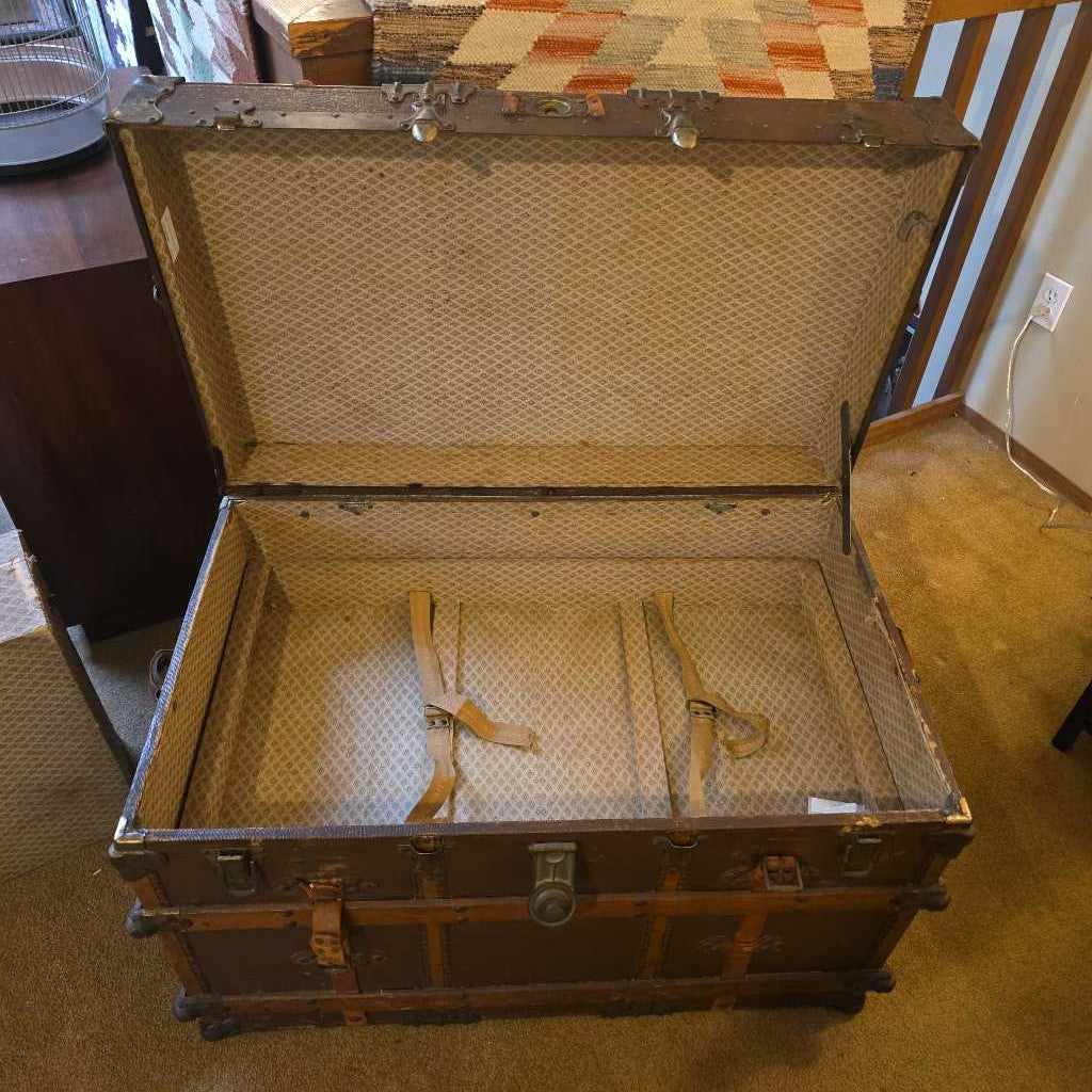 Rustic Weathered Steamer Trunk UNIQUE FINDS