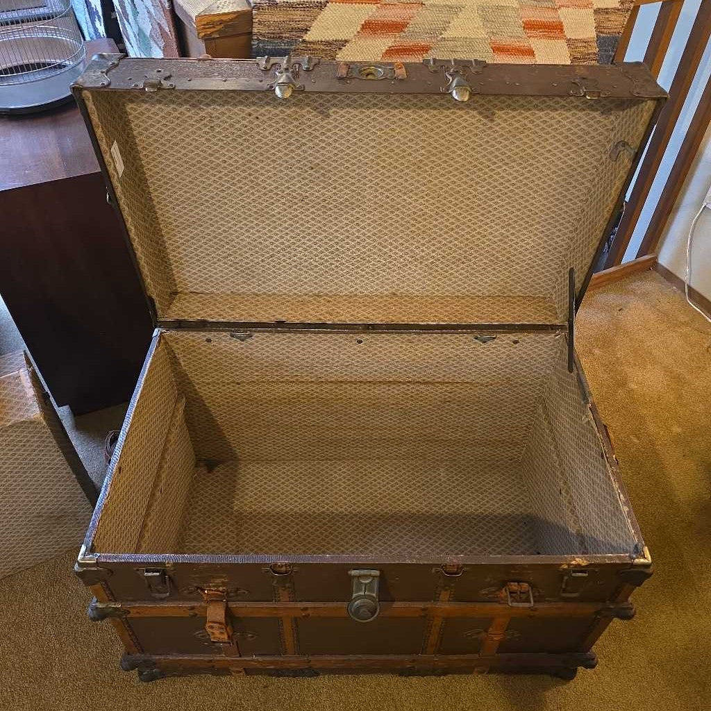Rustic Weathered Steamer Trunk UNIQUE FINDS