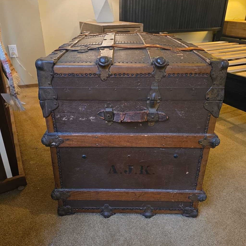 Rustic Weathered Steamer Trunk UNIQUE FINDS