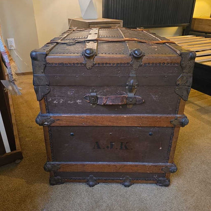 Rustic Weathered Steamer Trunk UNIQUE FINDS