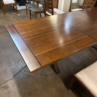 Thomasville Expanding Dining Table w/ 8 Matching Chairs C DINING TABLES