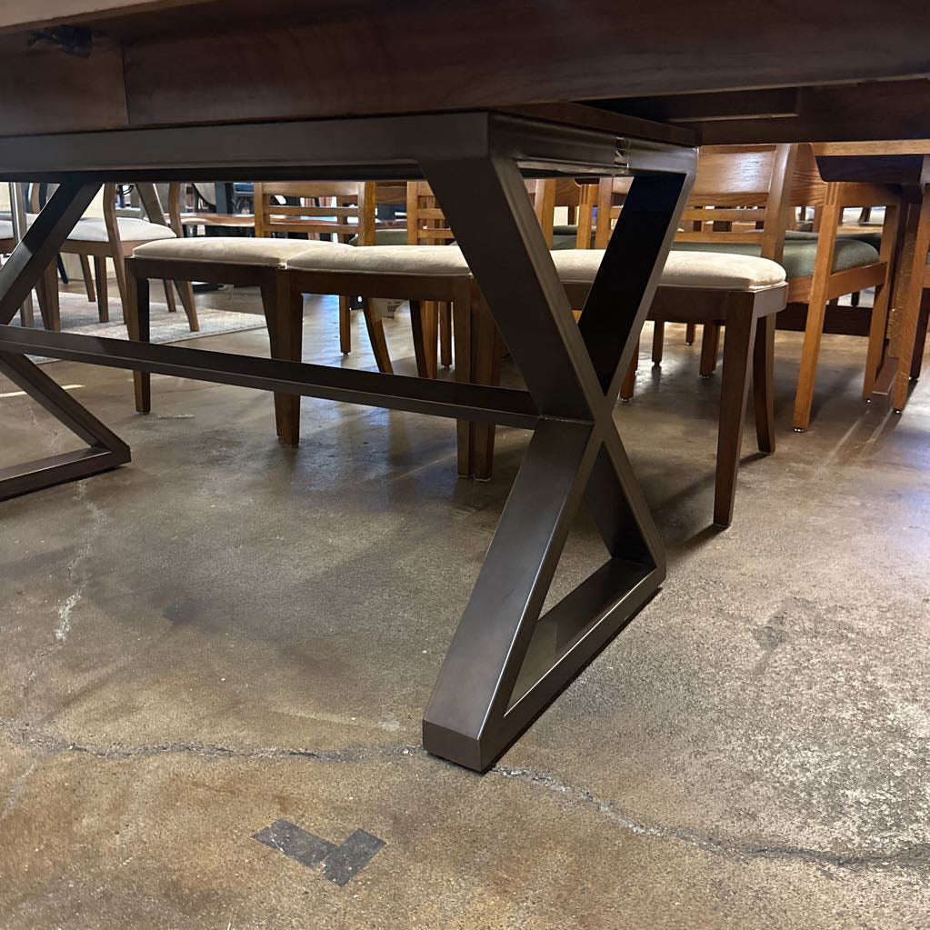 Thomasville Expanding Dining Table w/ 8 Matching Chairs C DINING TABLES