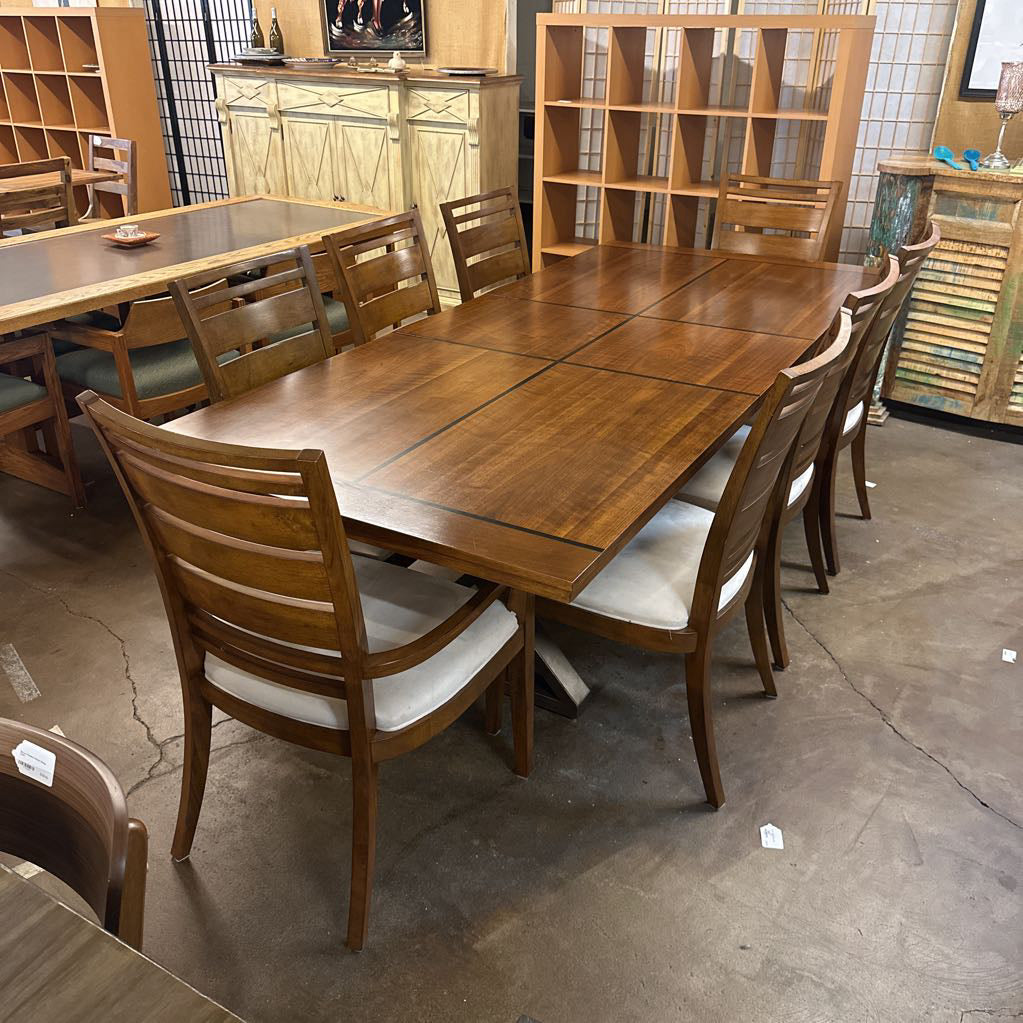 Thomasville Expanding Dining Table w/ 8 Matching Chairs C DINING TABLES