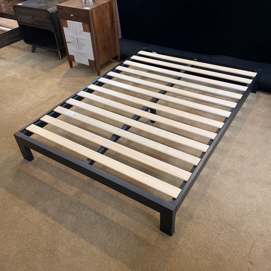 Metal Frame Full Size Platorm Bed C BED FRAMES