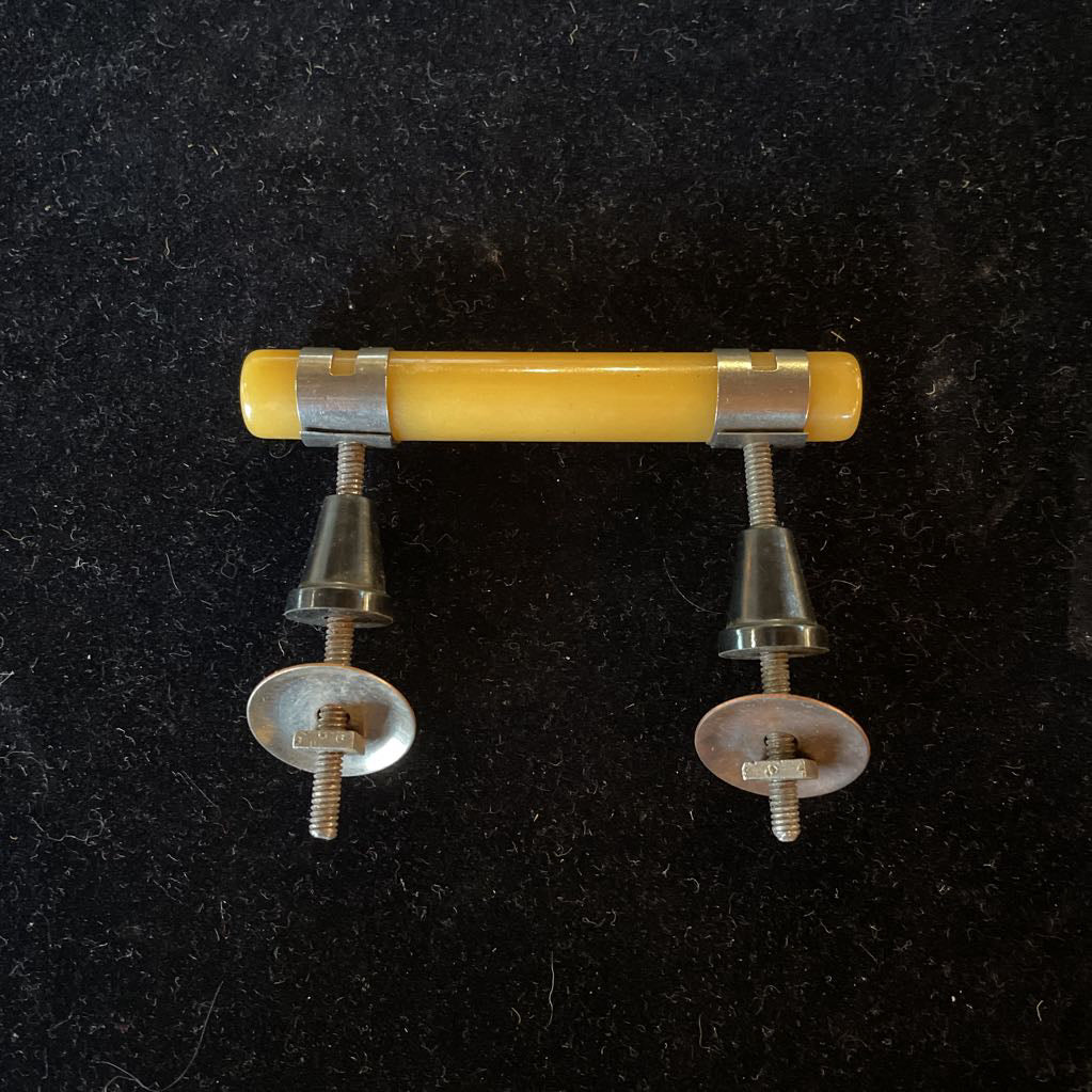 20 Vint. Butterscotch Bakelite Art Deco Pulls UNIQUE FINDS