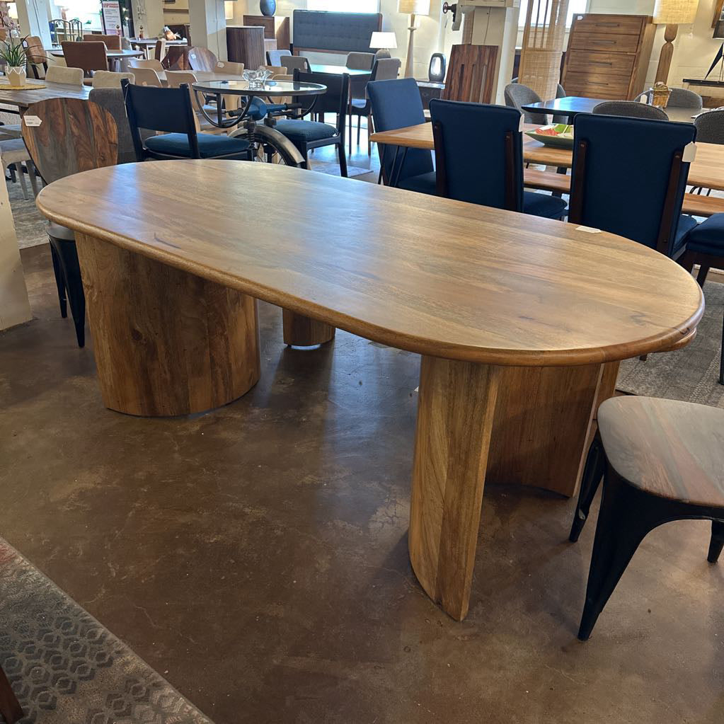Feyer Dining Table C DINING TABLES