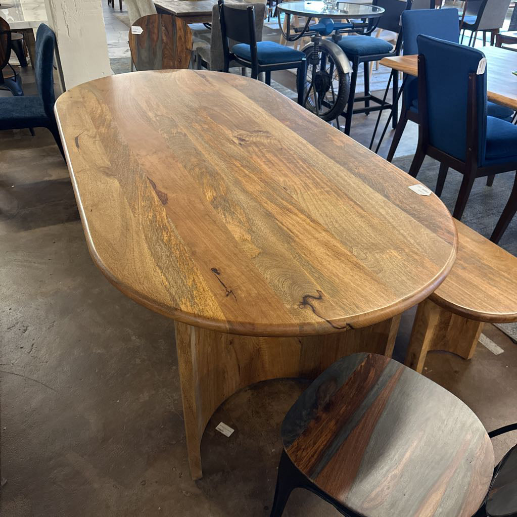 Feyer Dining Table C DINING TABLES