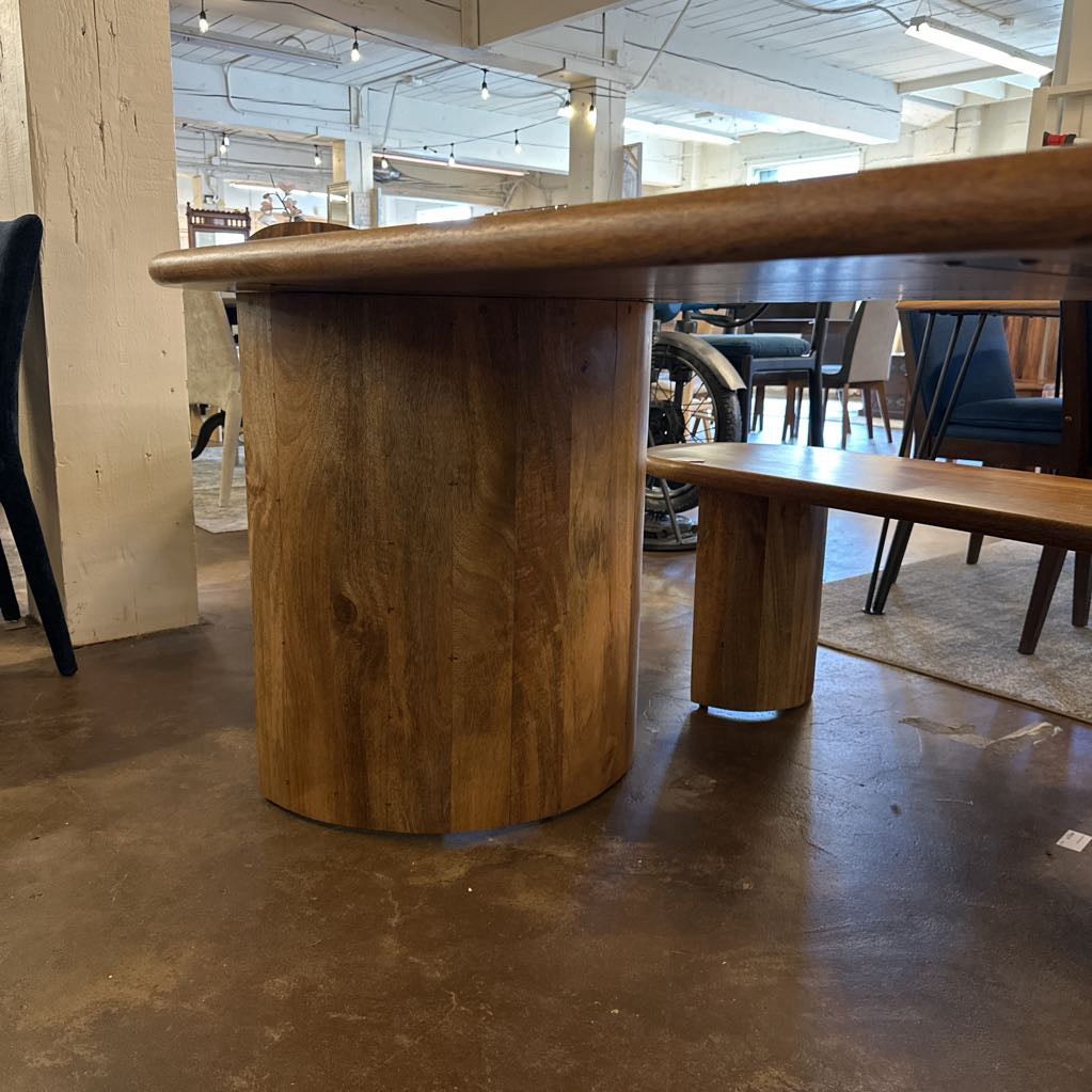 Feyer Dining Table C DINING TABLES