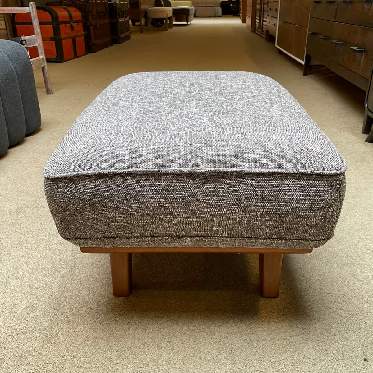 Odense Silver Ottoman U OTTOMANS