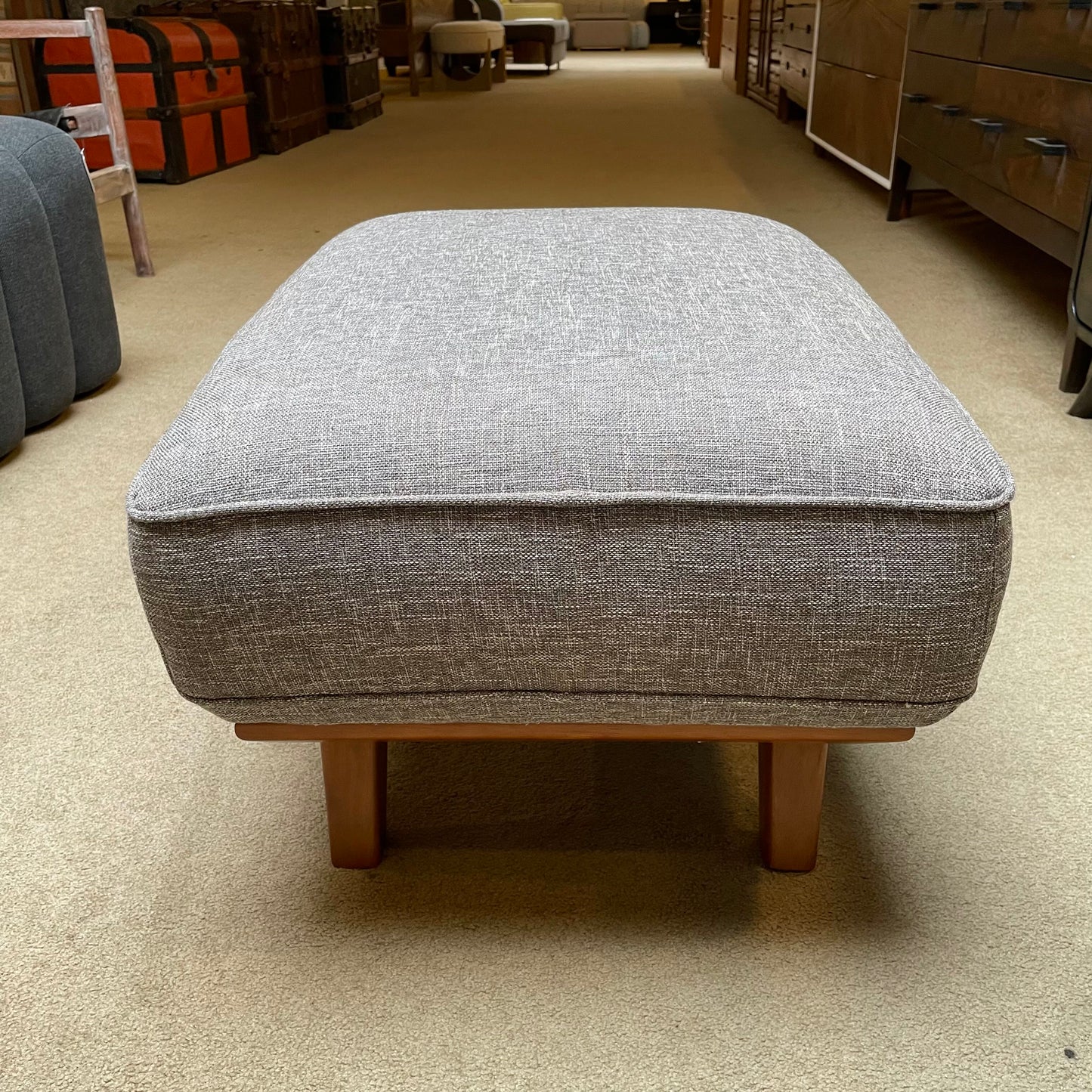 Odense Silver Ottoman