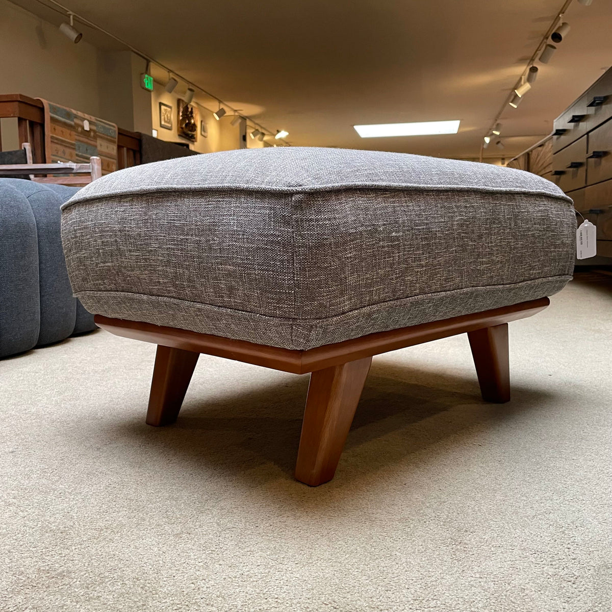 Odense Silver Ottoman U OTTOMANS