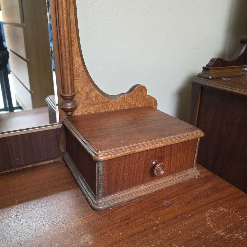 Vintage Carved Detail Vanity C VANITIES