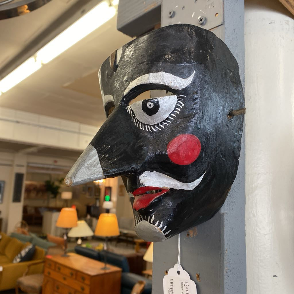 Black & Silver Long Nose Mask UNIQUE FINDS
