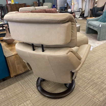 EKORNESS STRESSLESS Tan Leather Chair & Ottoman U ACCENT CHAIRS
