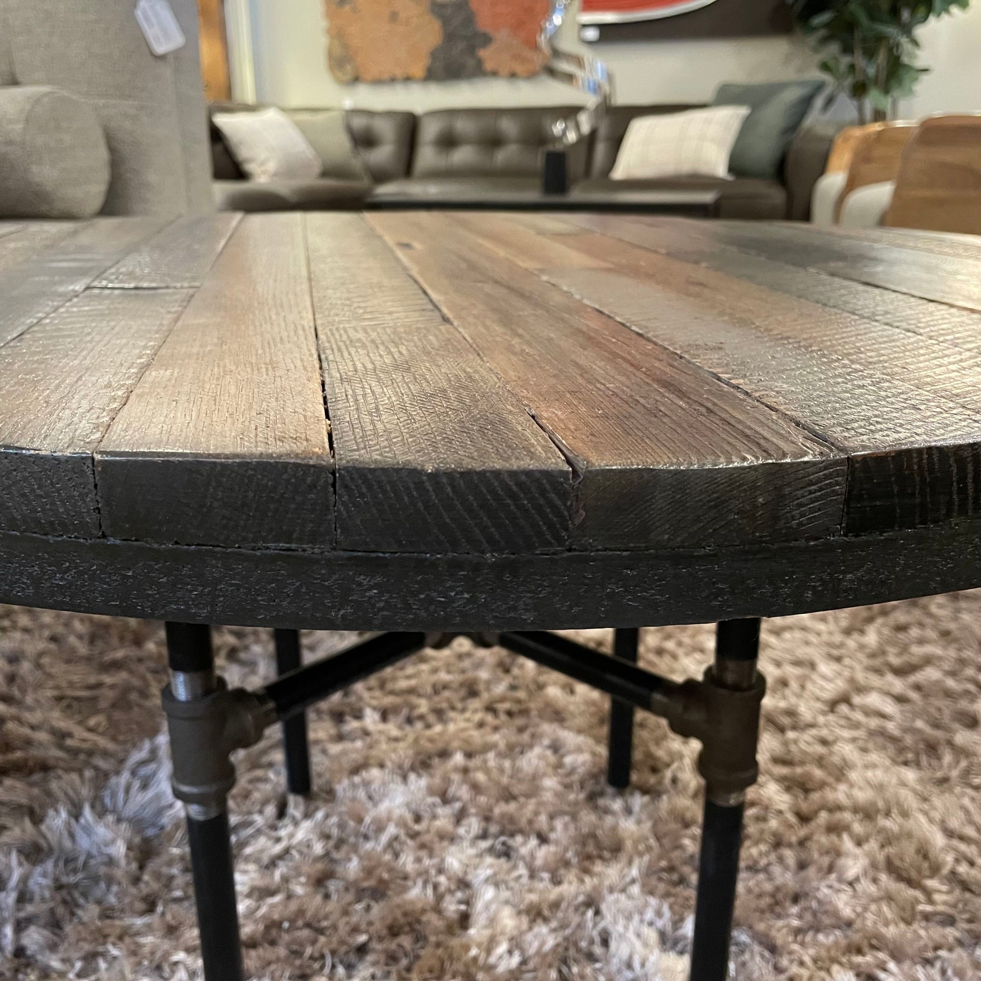 Industrial Wood Plank Round Coffee Table with Pipe Legs C COFFEE TABLES