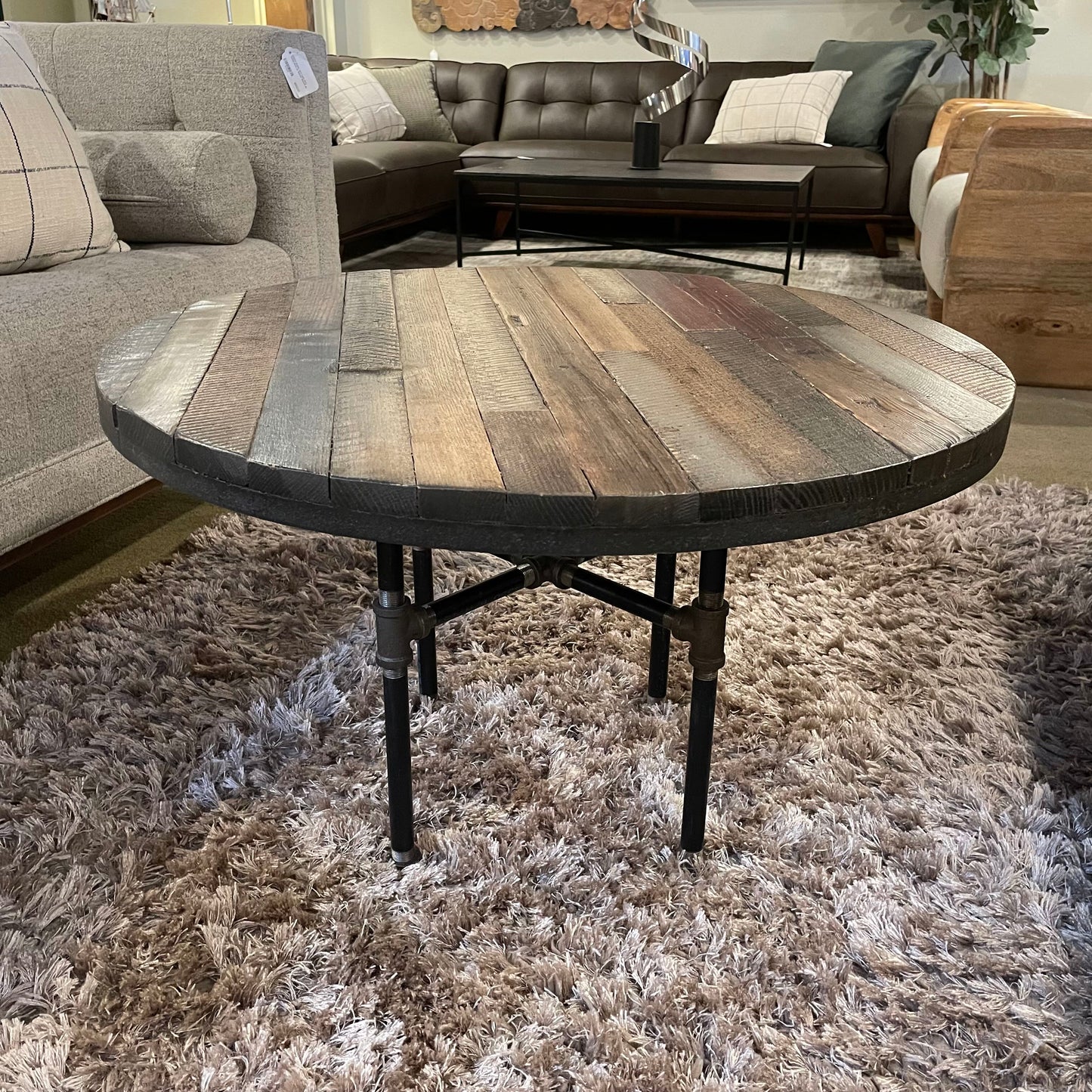 Industrial Wood Plank Round Coffee Table with Pipe Legs C COFFEE TABLES