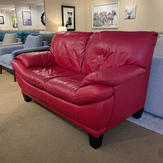 Cranberry Leather Loveseat w/ Black Feet