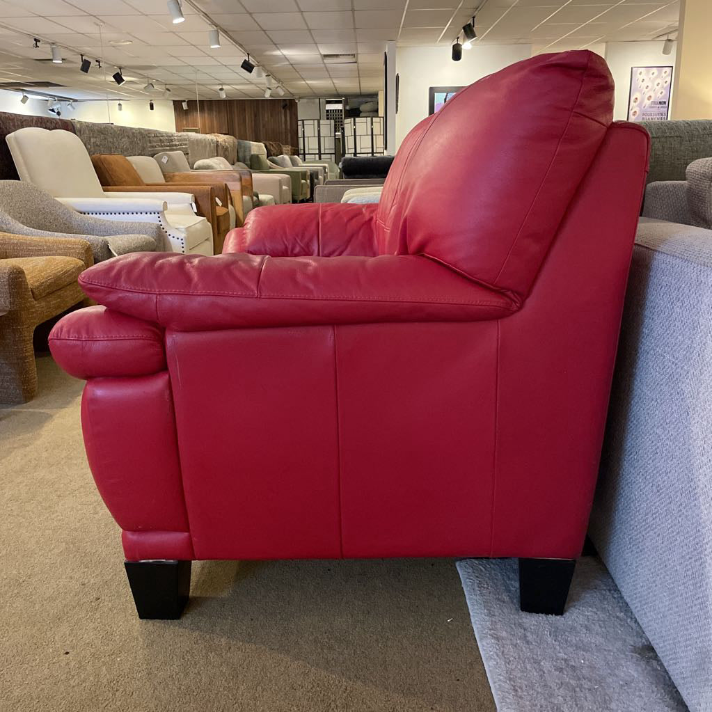 Cranberry Leather Loveseat w/ Black Feet