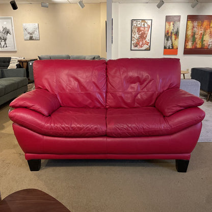 Cranberry Leather Loveseat w/ Black Feet