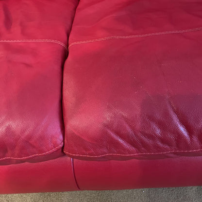 Cranberry Leather Loveseat w/ Black Feet