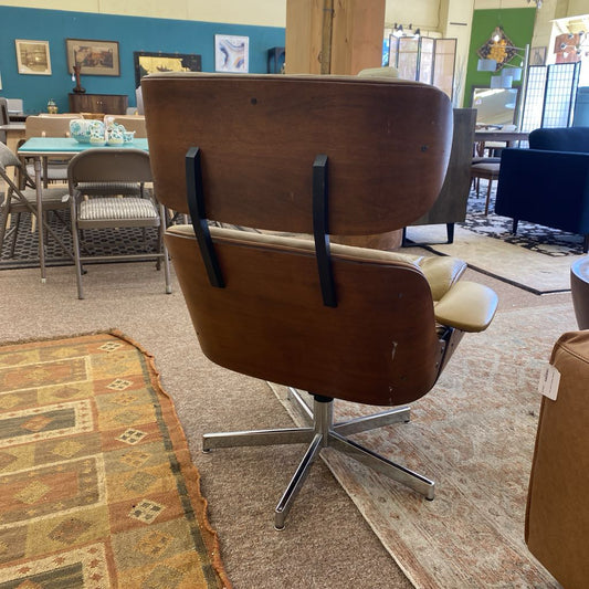 Mid Century Modern Butterscotch Lounge Chair & Ottoman (AS IS)