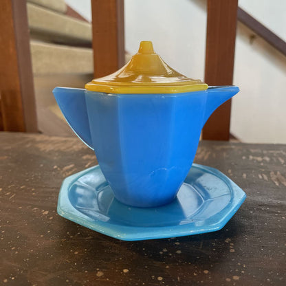 Blue Agate Glass Creamer(set's kinda ''cobbled together-2 blue shades & yellow lid)r