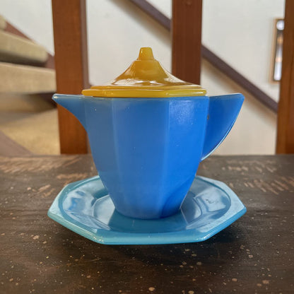 Blue Agate Glass Creamer(set's kinda ''cobbled together-2 blue shades & yellow lid)r
